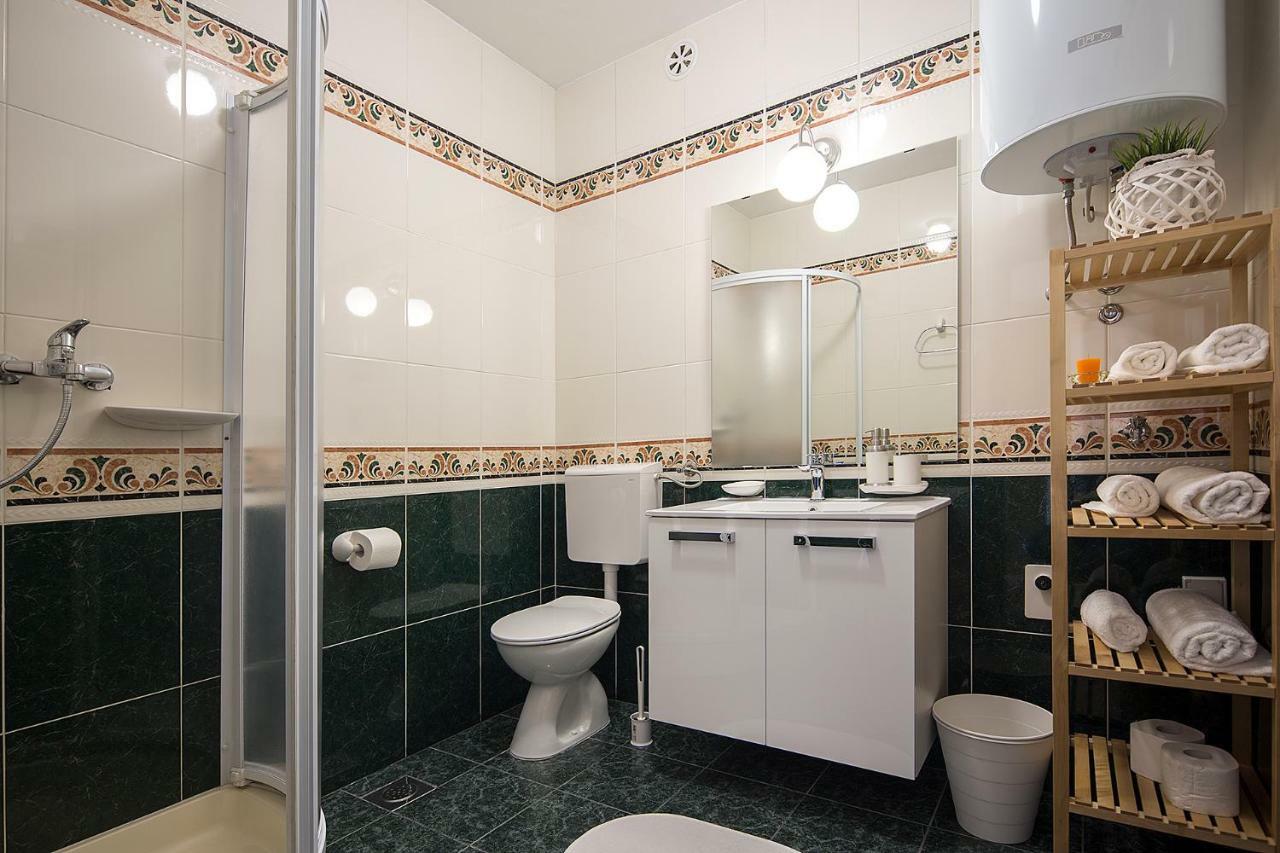 Apartments Bo Malinska Kültér fotó